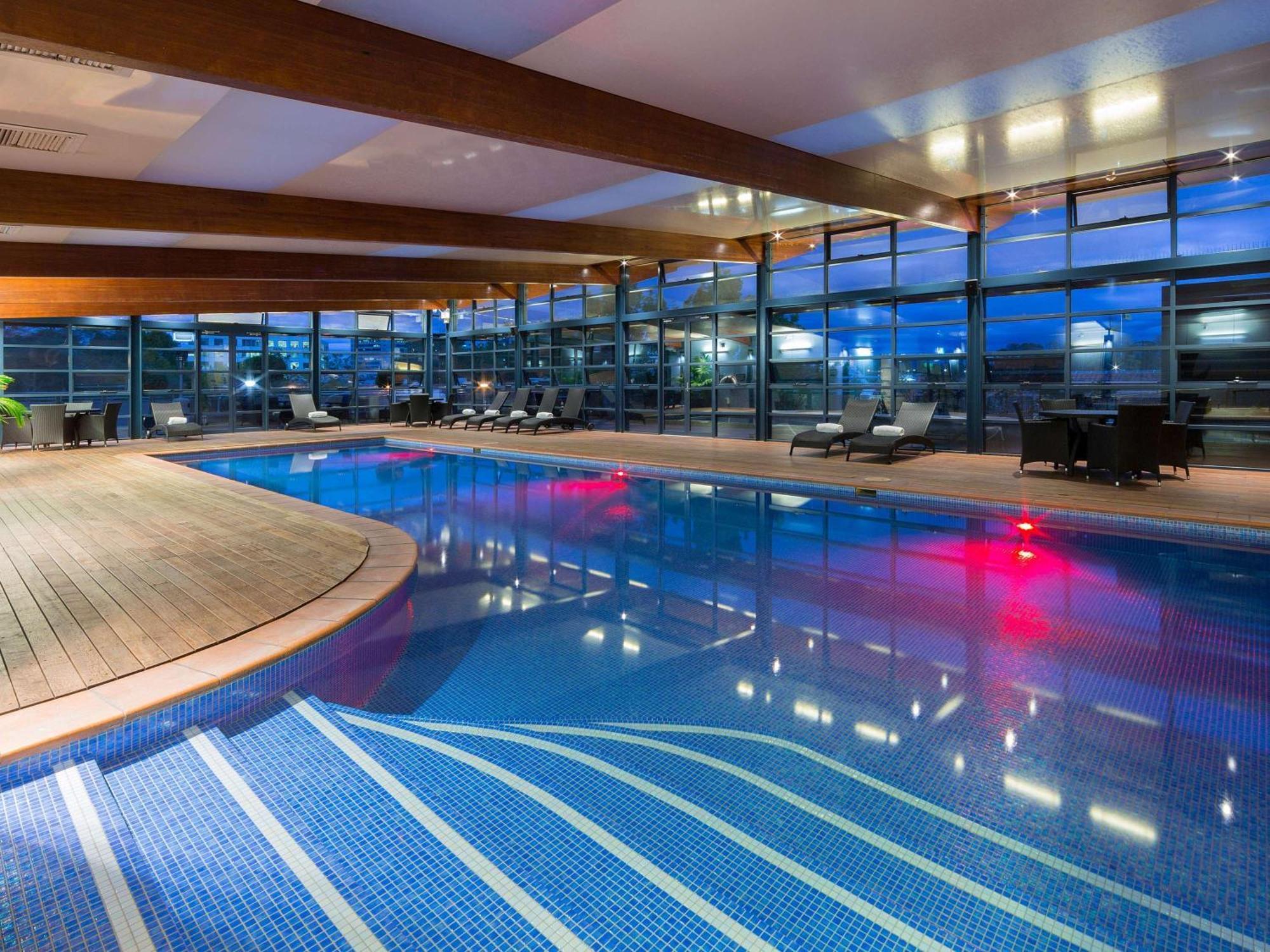 Novotel Canberra Exteriör bild
