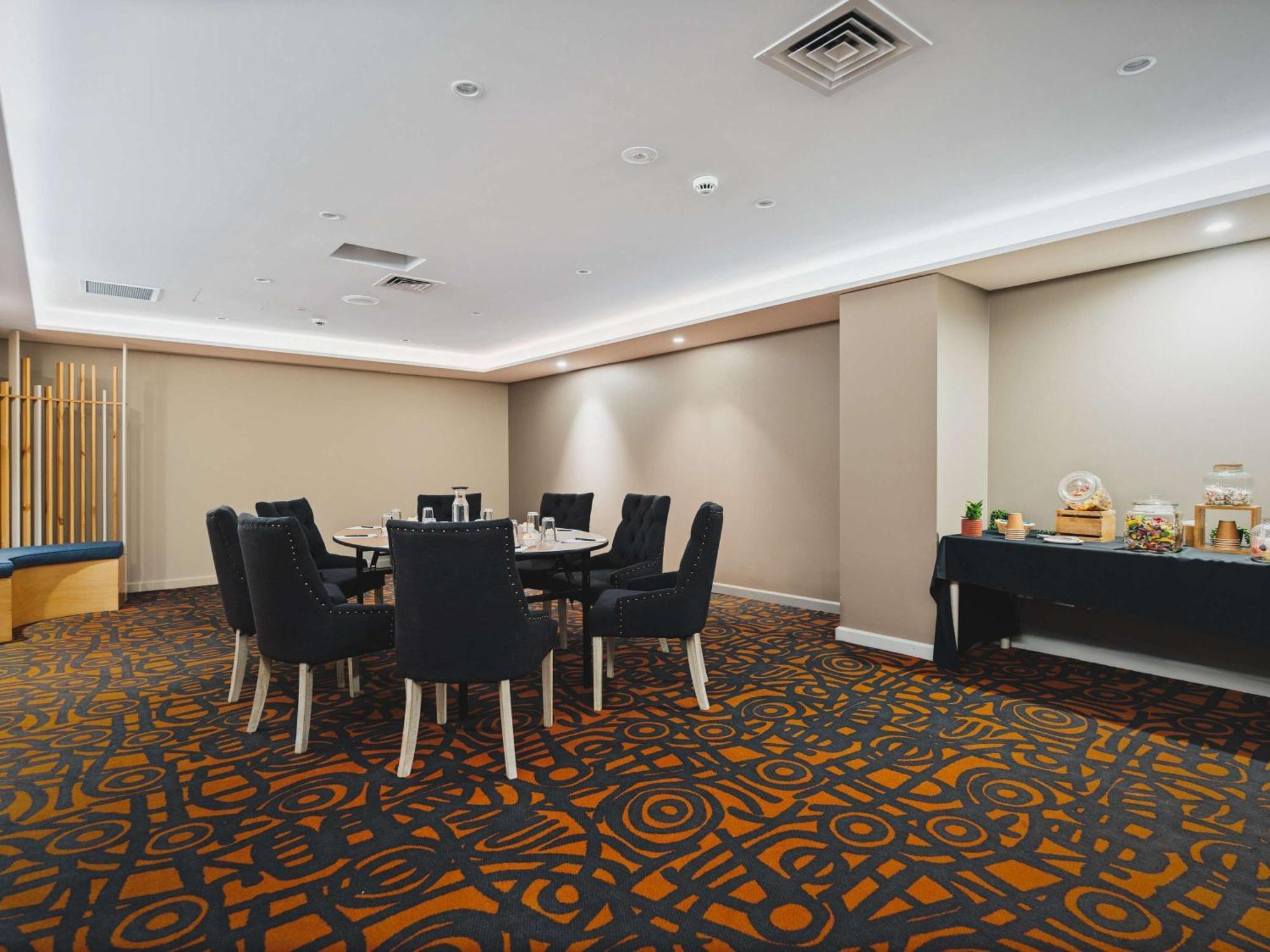 Novotel Canberra Exteriör bild